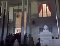 Rumah Uya Kuya Digeruduk Massa, Harta Benda Dijarah Hingga Kucing Pun Raib
