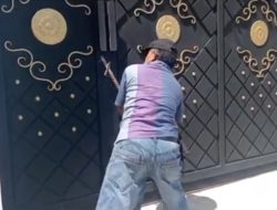 Ratusan Korban Koperasi BLN Geruduk Rumah Nicholas di Salatiga, Polisi Cegah Kericuhan