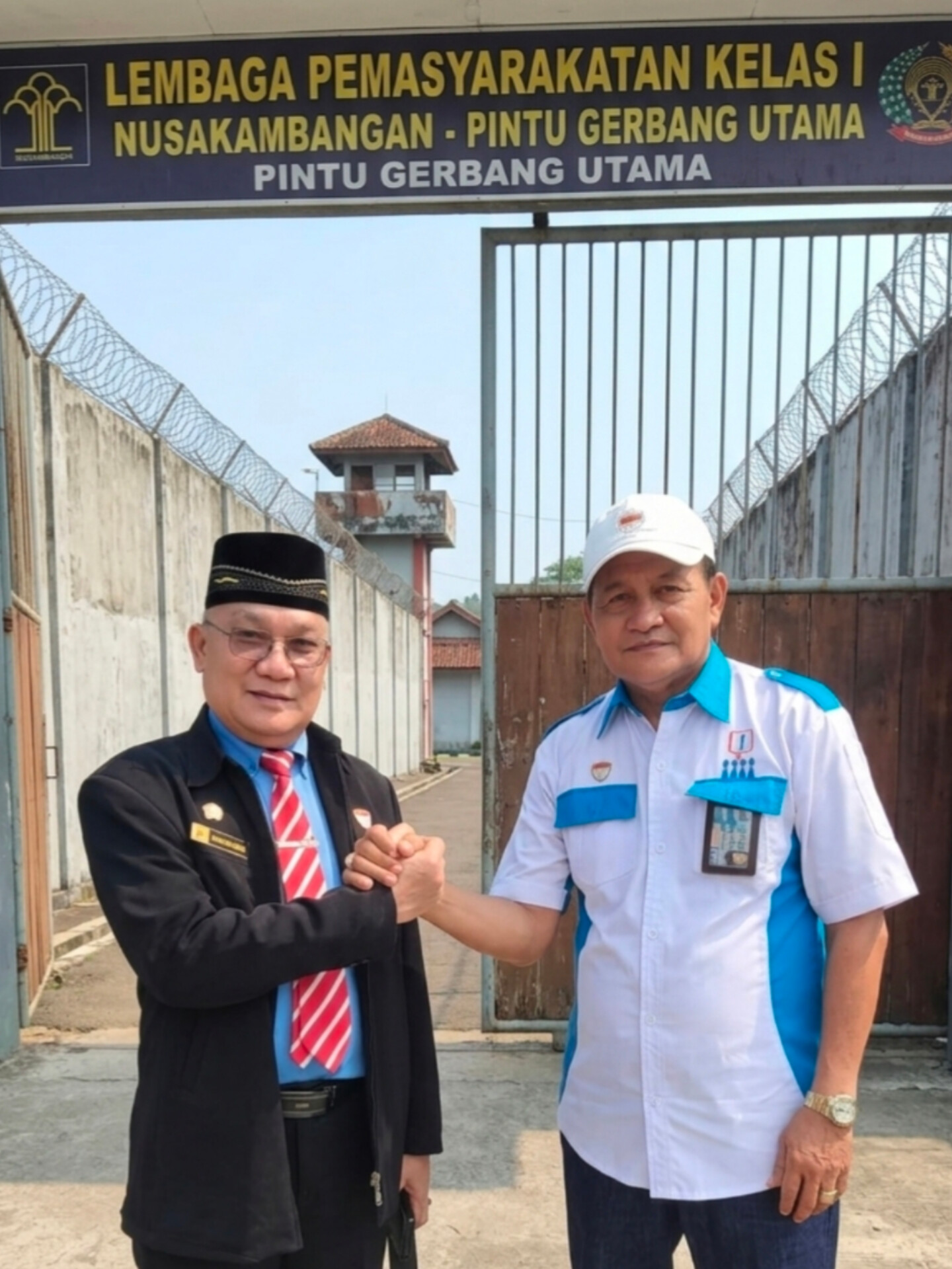 Ketua Umum PPWI Kunjungi Lapas Nusakambangan, Beri Dukungan Moril kepada Warga Binaan